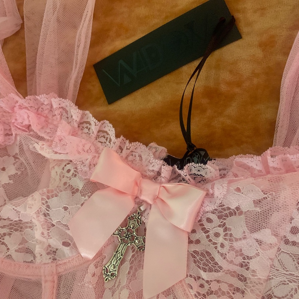NWT Widow Death Becomes Her Goth Gown in Pink Lace Sz M - Picture 3 of 16